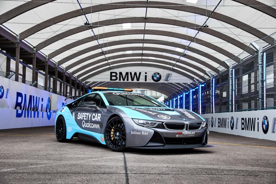  BMW i8 Formula E Safety Car (I12) 2018 года  (фото 15 из 15)